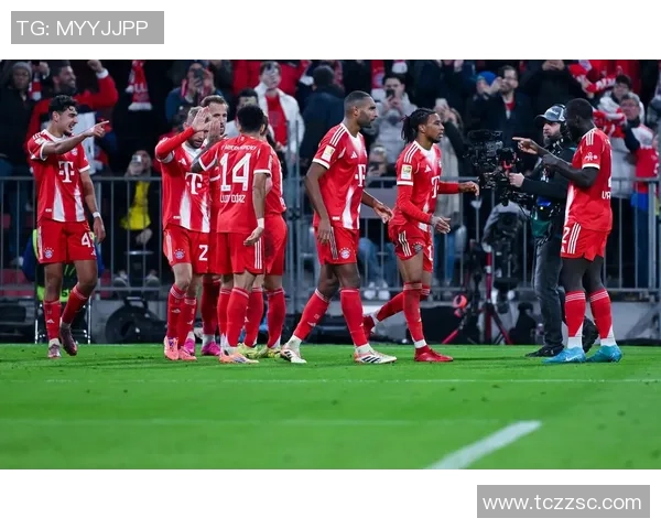 门兴格拉德巴赫主场迎战拜仁慕尼黑争夺德甲荣耀的激烈对决 门兴格拉德巴赫主场迎战拜仁慕尼黑争夺德甲荣耀的激烈对决